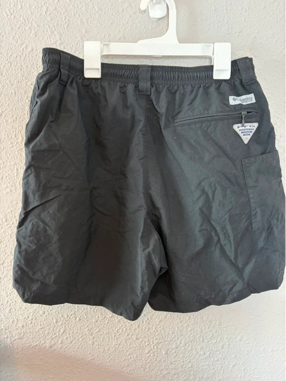 Men's Columbia PFG black shorts with liner size S. 6in inseam